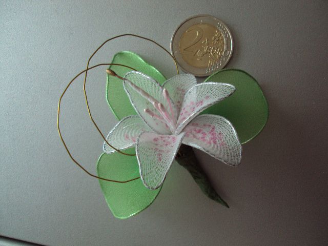 Naprsni šopek lilija - foto povečava