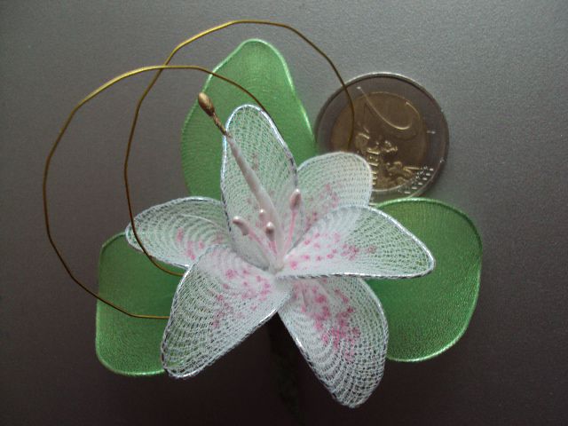 Naprsni šopek lilija - foto povečava
