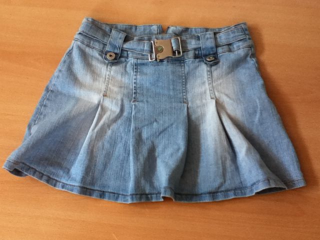 Jeans mini krilo, št. S - 3€