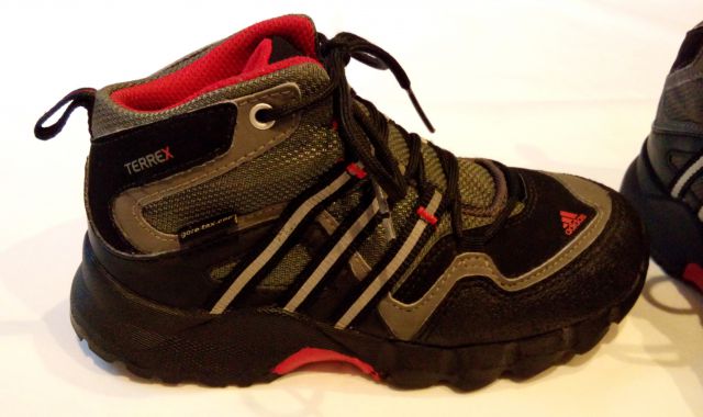 Pohodni čevlji Adidas Terrex št. 27 (UK 9 1/2) ...