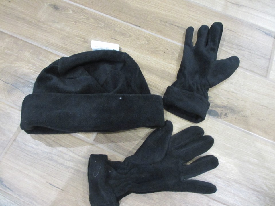 Klobuček in rokavice - foto povečava