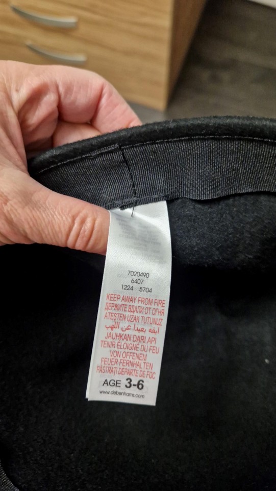 Nenošen Debenhams volnen klobuček z mačjimi ušesi vel. 3-6 let