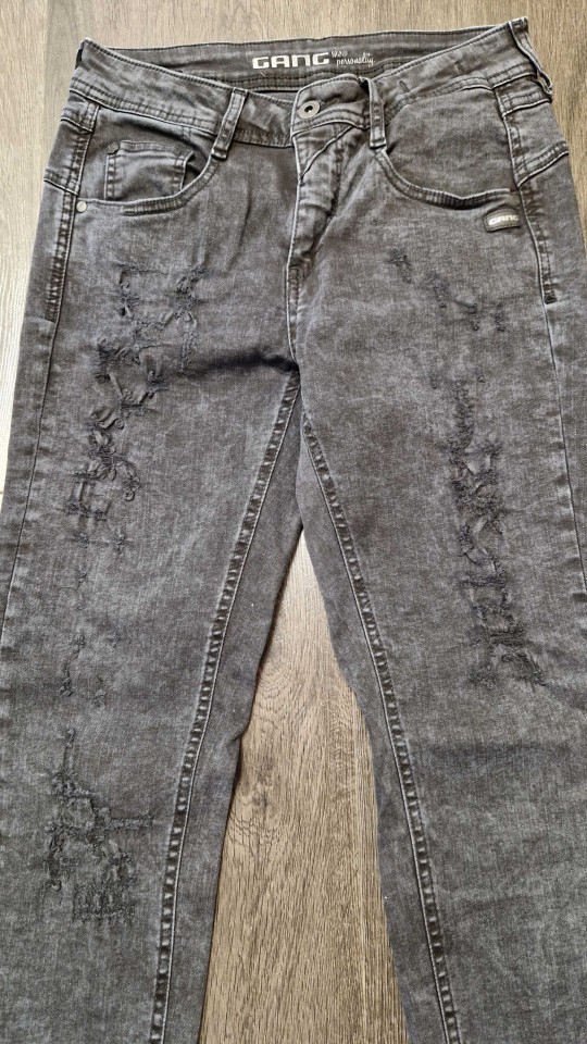 nenošene Gang skinny kavbojke vel. 26