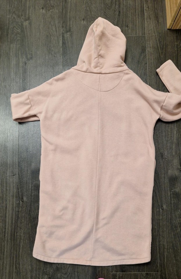 nenošena Reserved oversized jopa vel. S