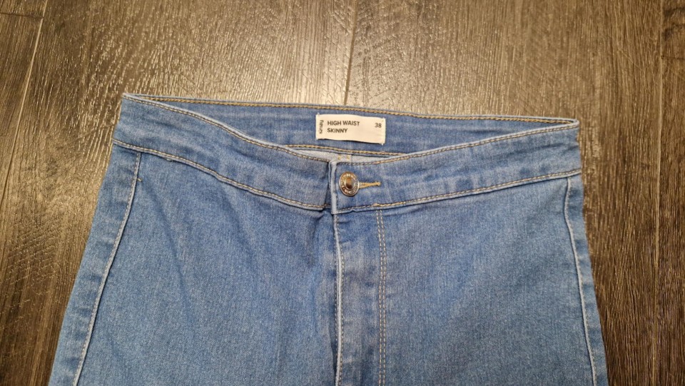 nenošene Sinsay highwaist jeggings vel. 38