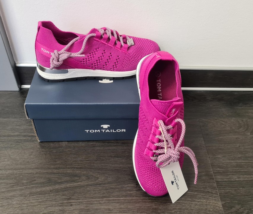 NOVE Tom Tailor mrežaste superge vel. 34