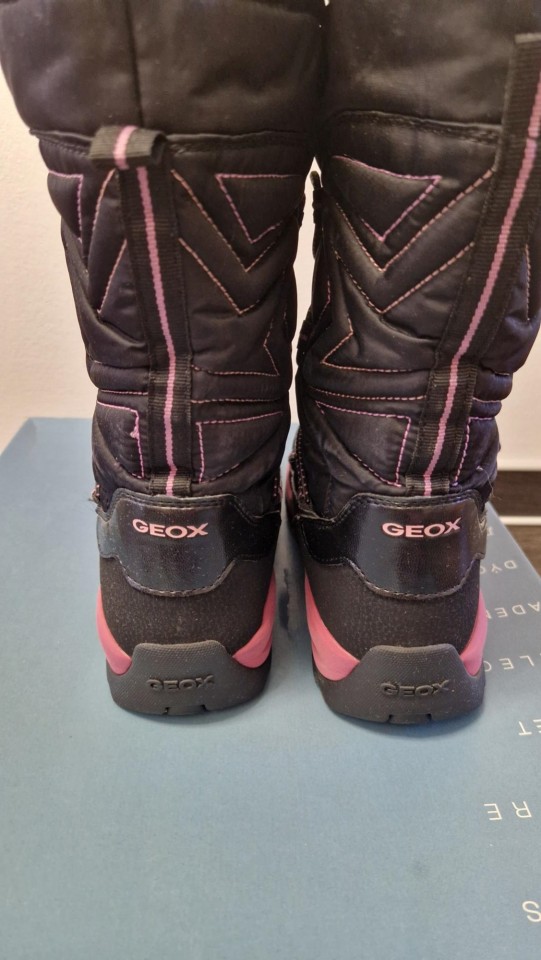 Geox zimski škornji vel. 38 (realno primerni za 36 do 36,5)