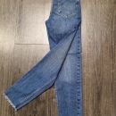 nenošene Sinsay mom fit comfort kavbojke vel. 32 (primerno za 152)