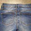 nenošene C&A jeggings vel. 146
