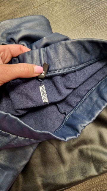 Tezenis tople hlače imiticija usnja vel. XS (za 152-158)+ podarim Calzedonia vel. XS