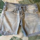 Jeans kratke hlace nove 4 eur