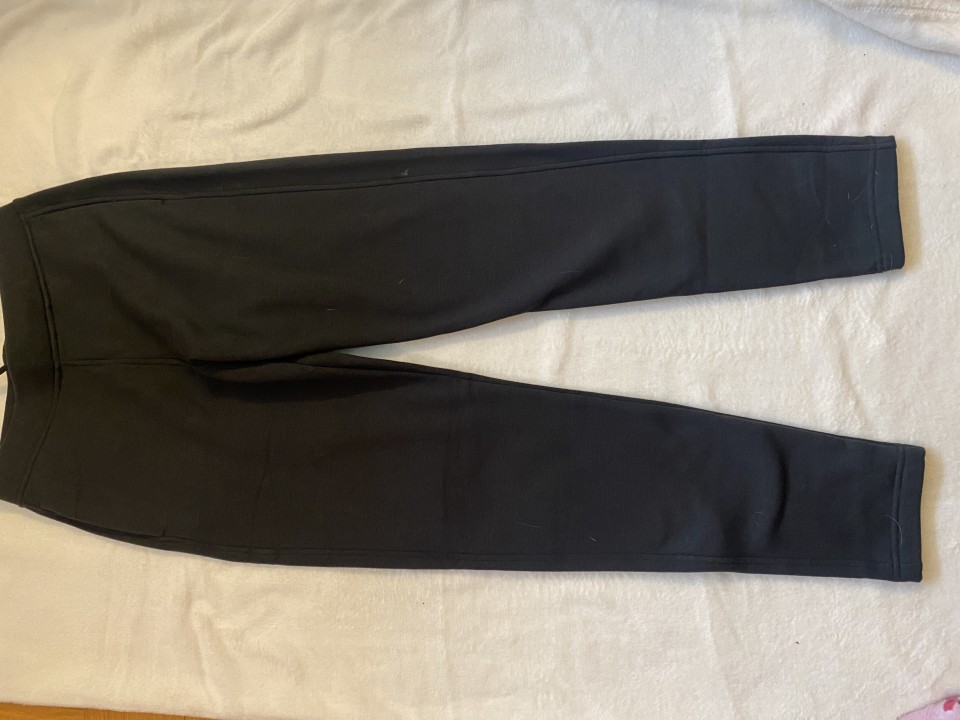 Uniqlo hlače tople slim XS 7 eur