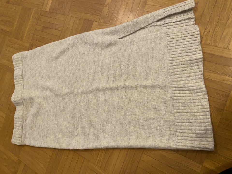 Vila pleteno krilo L 5 eur