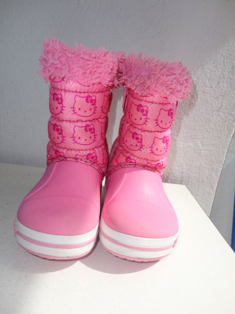 Crocs Hello Kitty škornji, vel. 26, cena 20e-PRODANO