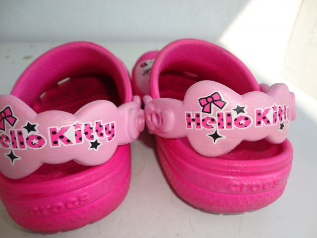 Crocs Hello Kitty št. 25/26 C8/9, 15€PRODANO