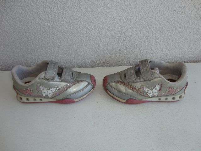 Superge Geox z lučkami,bolj nošeni,v 27,10€PRODANO