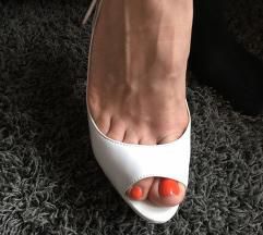 Beli sandali lakirani