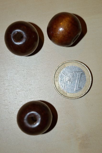 Velike lesene perle - nove 0,20 eur/kom   1,70 eur/10 kom