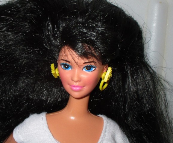 Original Barbie punčka eksotična Marina 98€