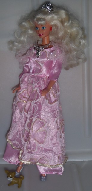 Original Barbie punčka z rdečimi ustnicami - foto