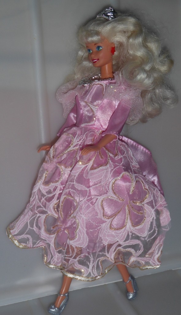 Original Barbie punčka z rdečimi ustnicami - foto povečava