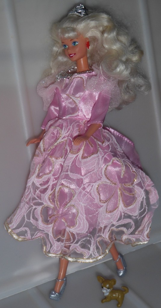 Original Barbie punčka z rdečimi ustnicami - foto povečava