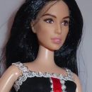 Original Mattel Barbie z rdečimi nohti 60€