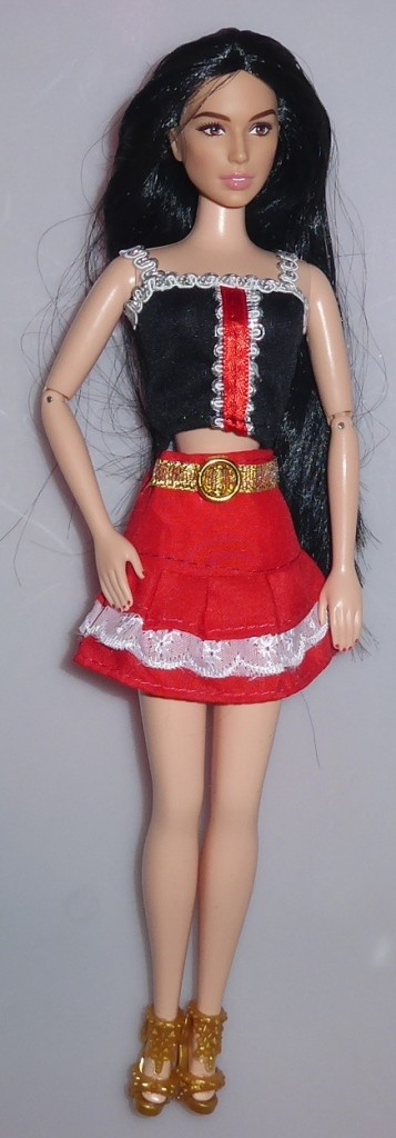 Original Mattel Barbie z rdečimi nohti 60€ - foto