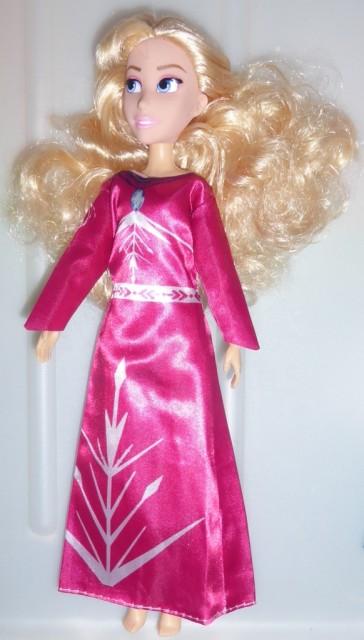 Barbika Hasbro Disney princeska 13€ - foto