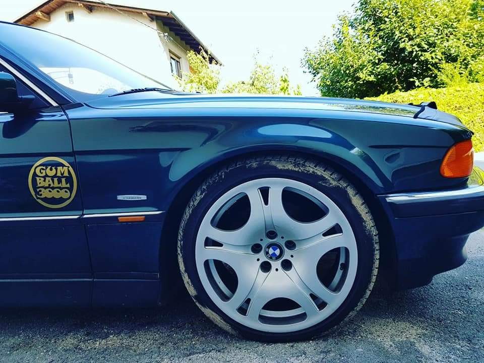 Bmw e38  - foto povečava