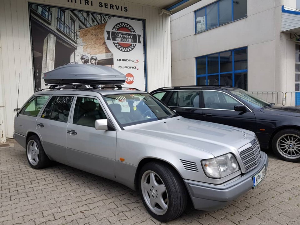 Mercedes benz slovenia - foto povečava