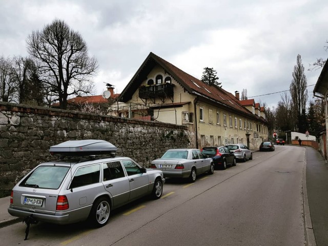 Mercedes benz slovenia - foto