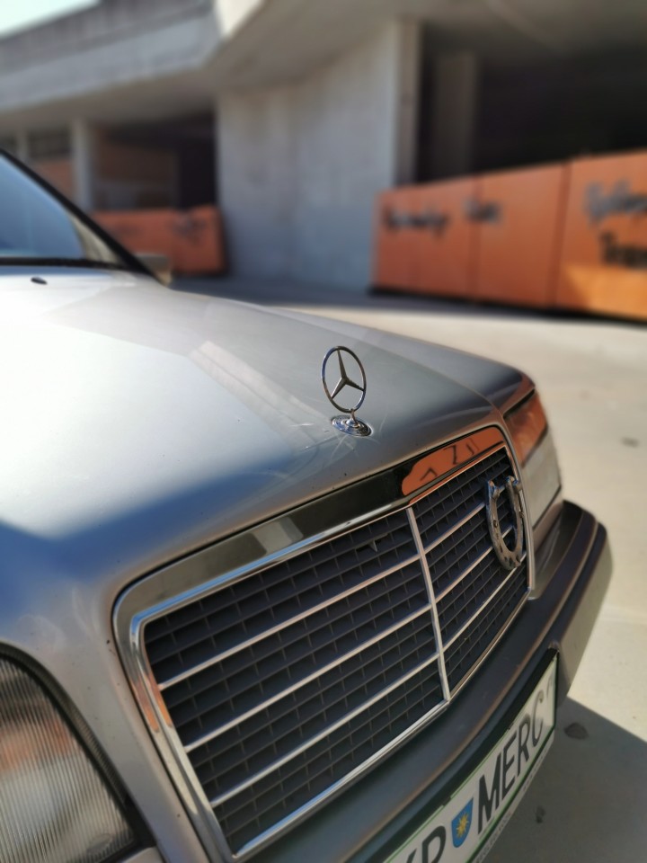 Mercedes benz slovenia - foto povečava
