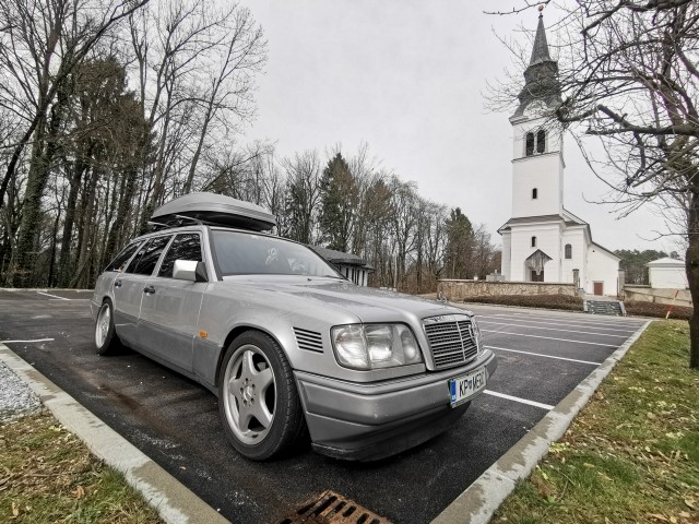 Mercedes benz slovenia - foto