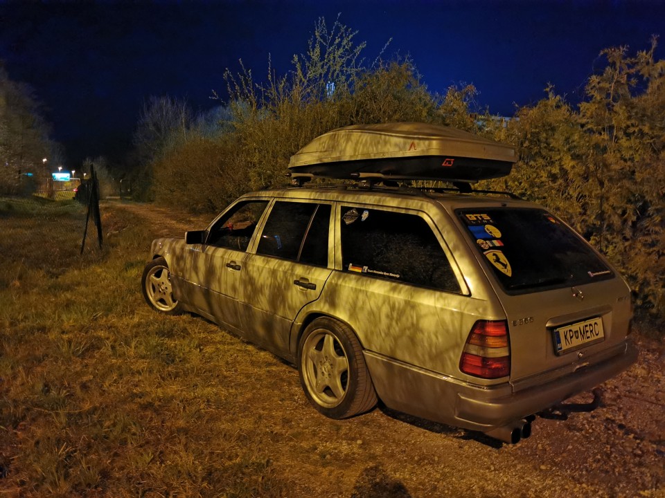 Mercedes benz slovenia - foto povečava