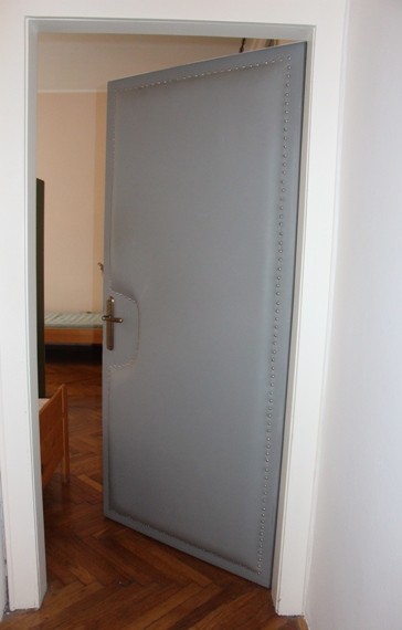 Soba-zvočno izolirana vrata