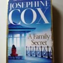 64 Knjiga v angleščini - Josephine Cox: A family secret, IC =  1 €