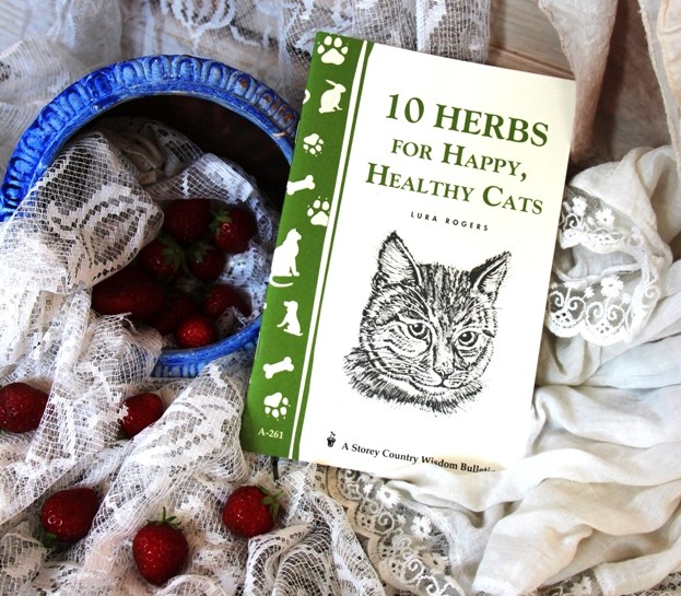 14e. 10 HERBS FOR HAPPY, HEALTHY CATS  IC = 2 eur