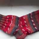 39a. Tople, ročno pletene nogavičke, stopalo 27 cm   IC = 4 eur
