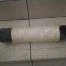 112a.  Steber dolžine 40 cm, premer 8 cm, z luknjami za vijake  IC = 3 eur