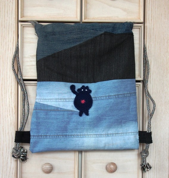 56d. Nahrbtnik, jeans, 30x35 cm     IC = 12 eur