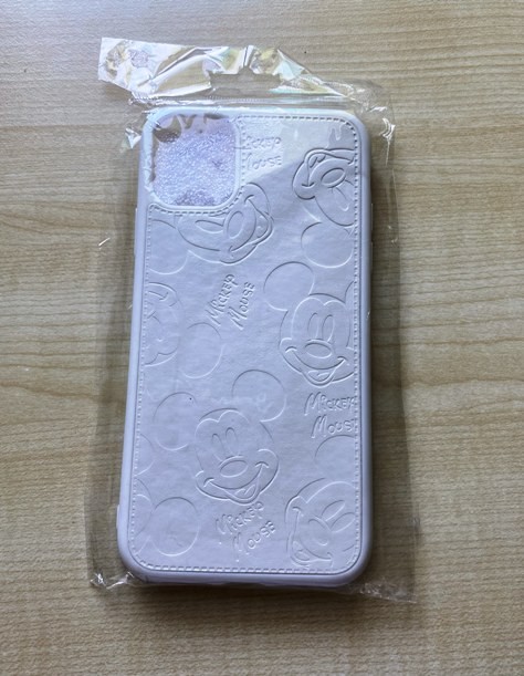 104. Ovitek za iphone 11 Miki miška, bele barve,  videz usnja, nov   IC = 2 eur