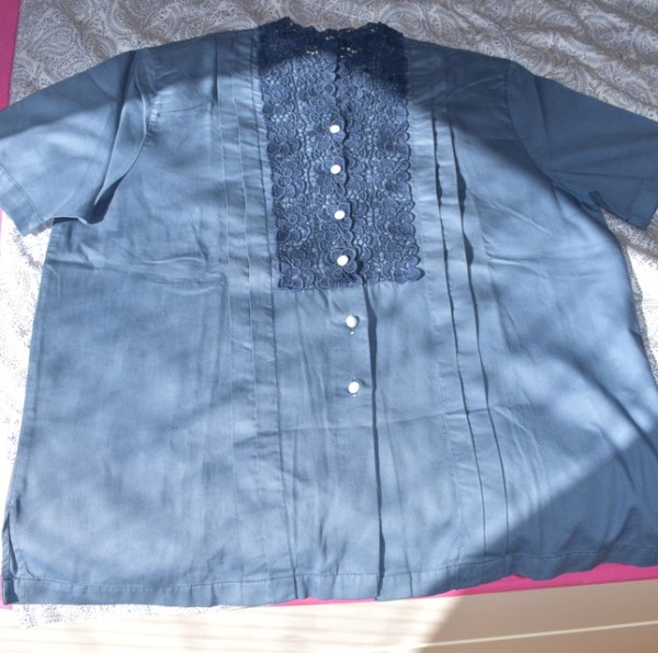 21. Modra bluza Nara Camicie, št. 40    IC = 4 eur