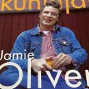 102c. JAMIE OLIVER kuharica    IC = 5 eur