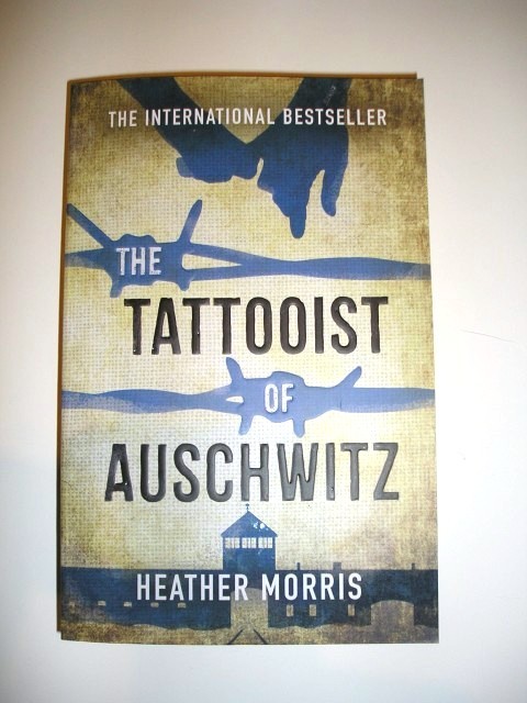 59. THE TATTOOIST OF AUSCHWITZ, Heather Morris  IC = 4 eur