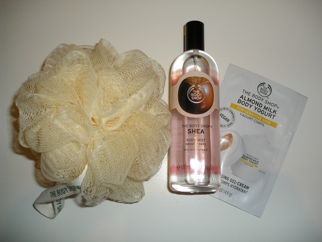 131. The Body Shop Shea body mist 100 ml, gobica in tester  IC = 7 eur