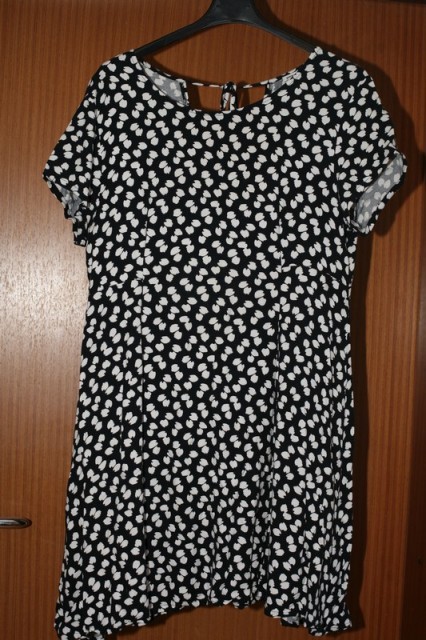 44b. Bombažna obleka, 47 cm najožji del    IC = 3 eur