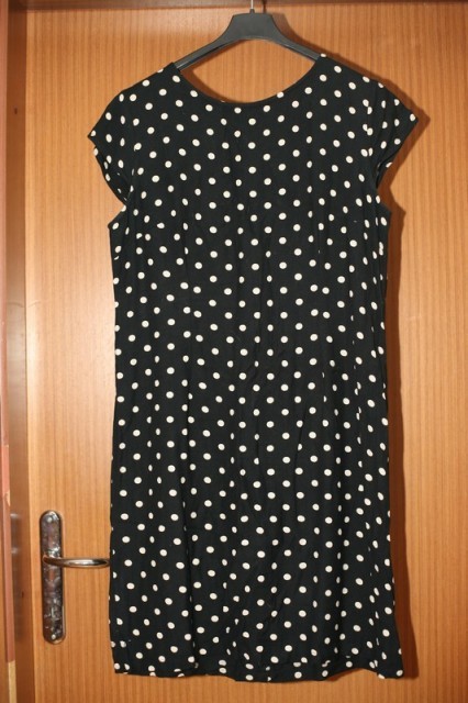 44e. Obleka s pikami, 42, viskoza   IC = 3 eur