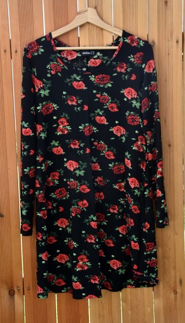 100f. Obleka, 38   IC = 4 eur