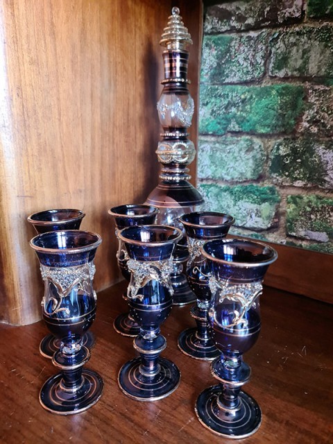 48. Set za liker-vino    IC = 15 eur